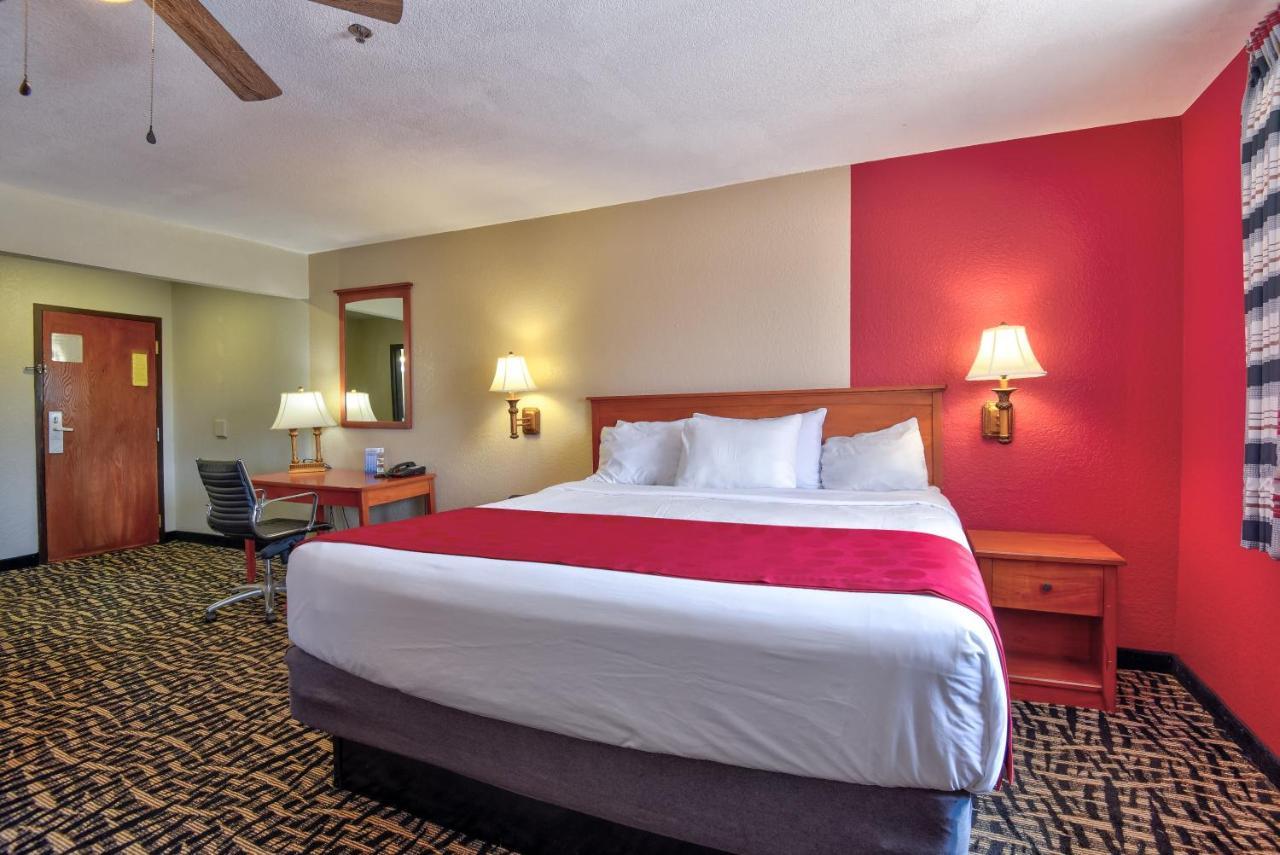Ramada By Wyndham Oklahoma City Airport North Exterior foto