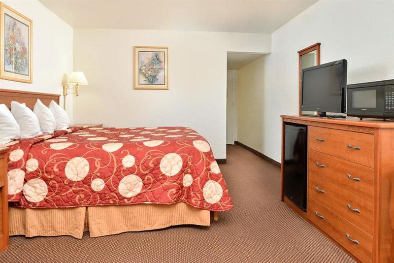 Ramada By Wyndham Oklahoma City Airport North Exterior foto